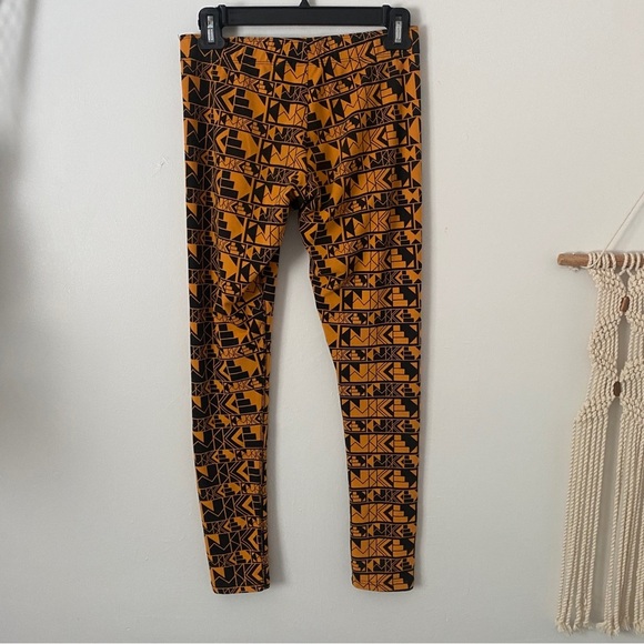Nike Women’s Leggings Yoga Pant Aztec Print Orange & Black Boho Western Fall M - Picture 9 of 9